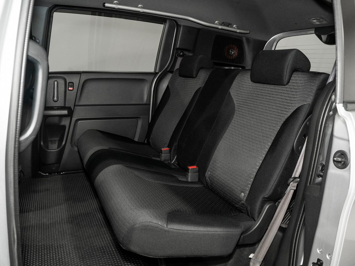 Honda Freed Spike 2011 - фото автомобиля