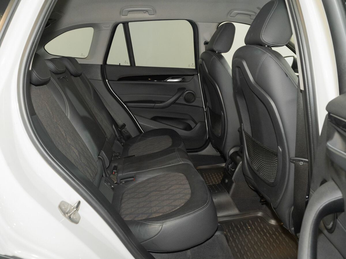 BMW X1 2016 - фото автомобиля