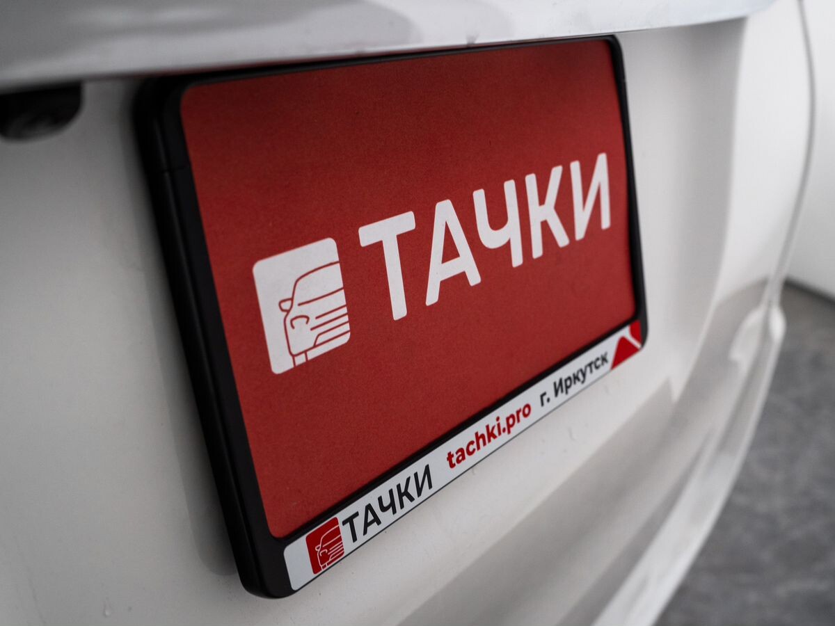 Toyota Noah 2017 - фото автомобиля