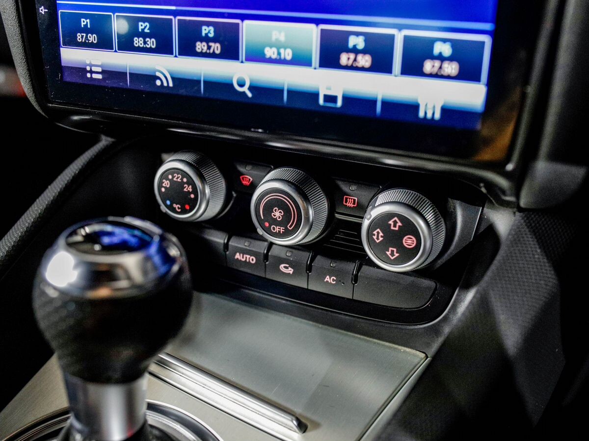 Audi TT 2012 - фото автомобиля