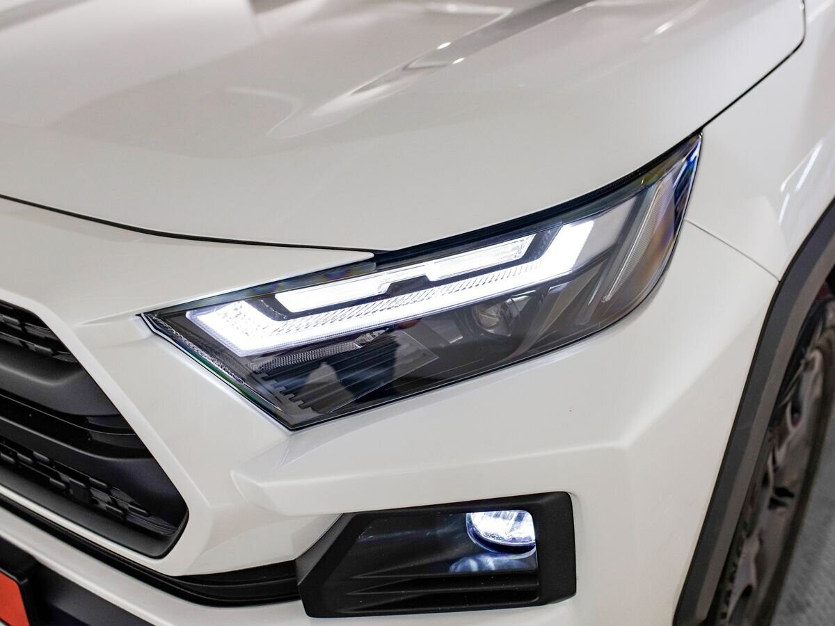 Toyota RAV4 2025 - фото автомобиля