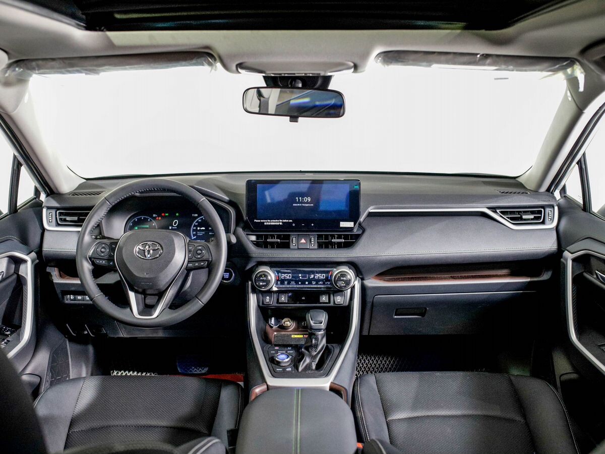 Toyota RAV4 2025 - фото автомобиля