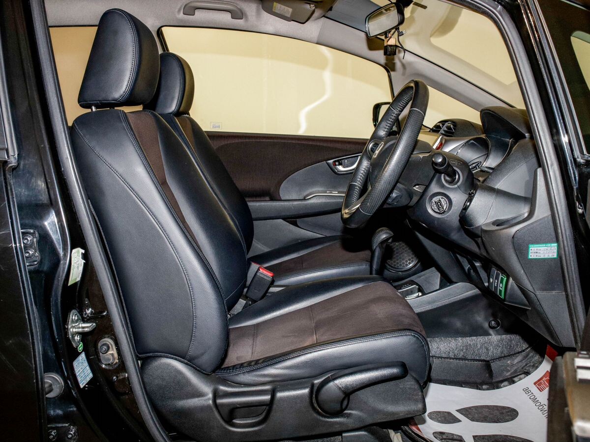 Honda Fit 2012 - фото автомобиля