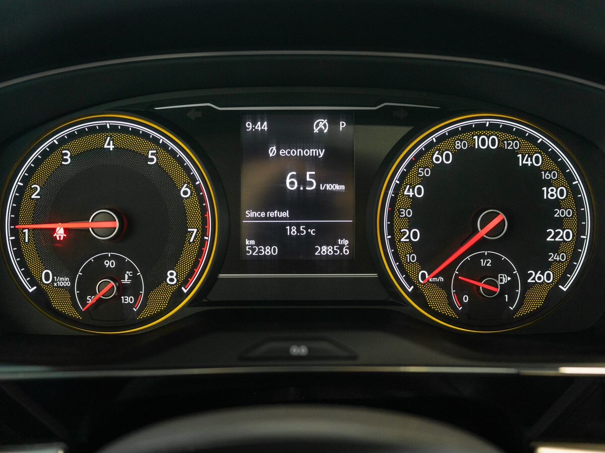 Volkswagen Passat 2020 - фото автомобиля