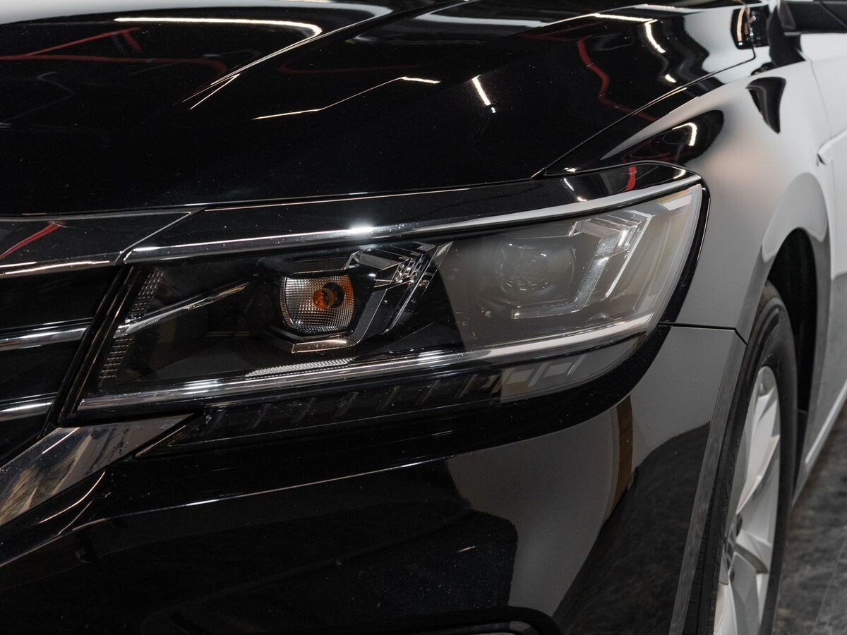 Volkswagen Passat 2020 - фото автомобиля