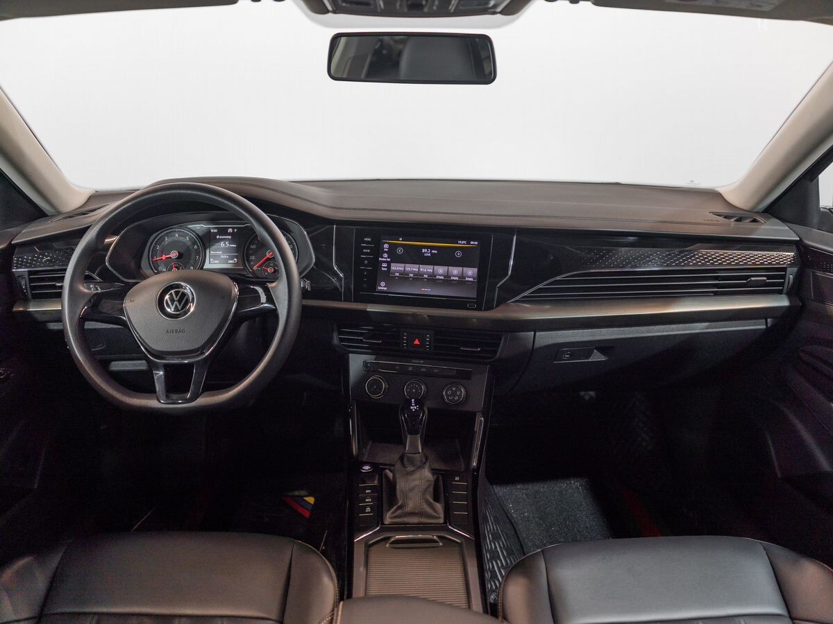 Volkswagen Passat 2020 - фото автомобиля