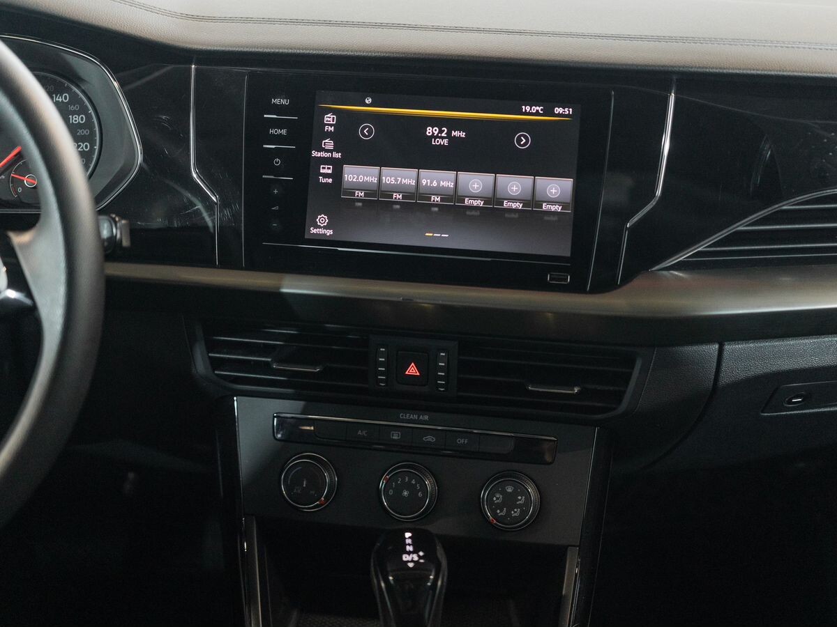 Volkswagen Passat 2020 - фото автомобиля