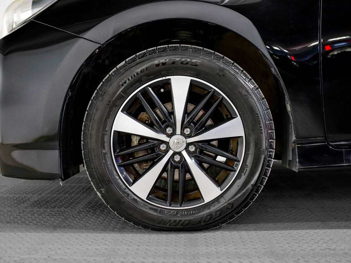 Toyota Wish 2013 - фото автомобиля
