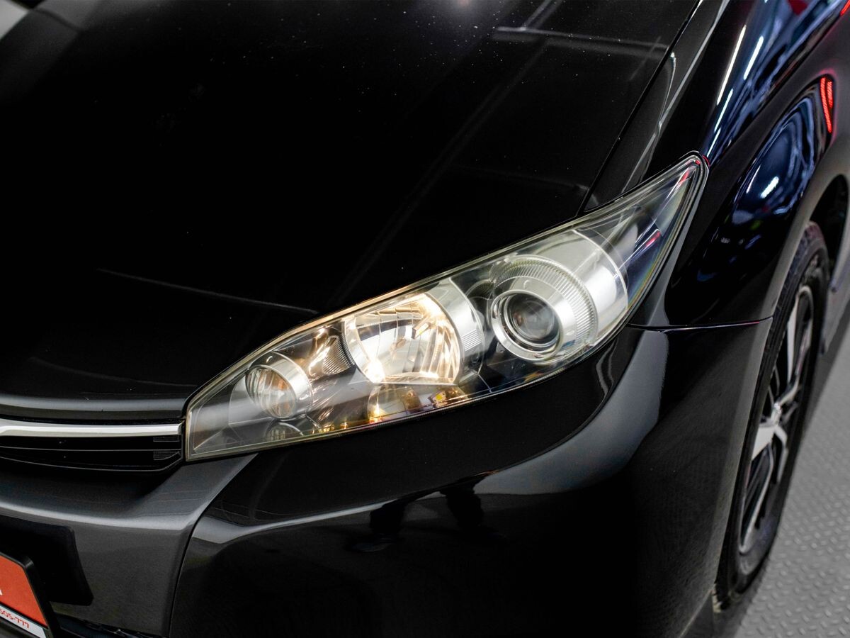Toyota Wish 2013 - фото автомобиля