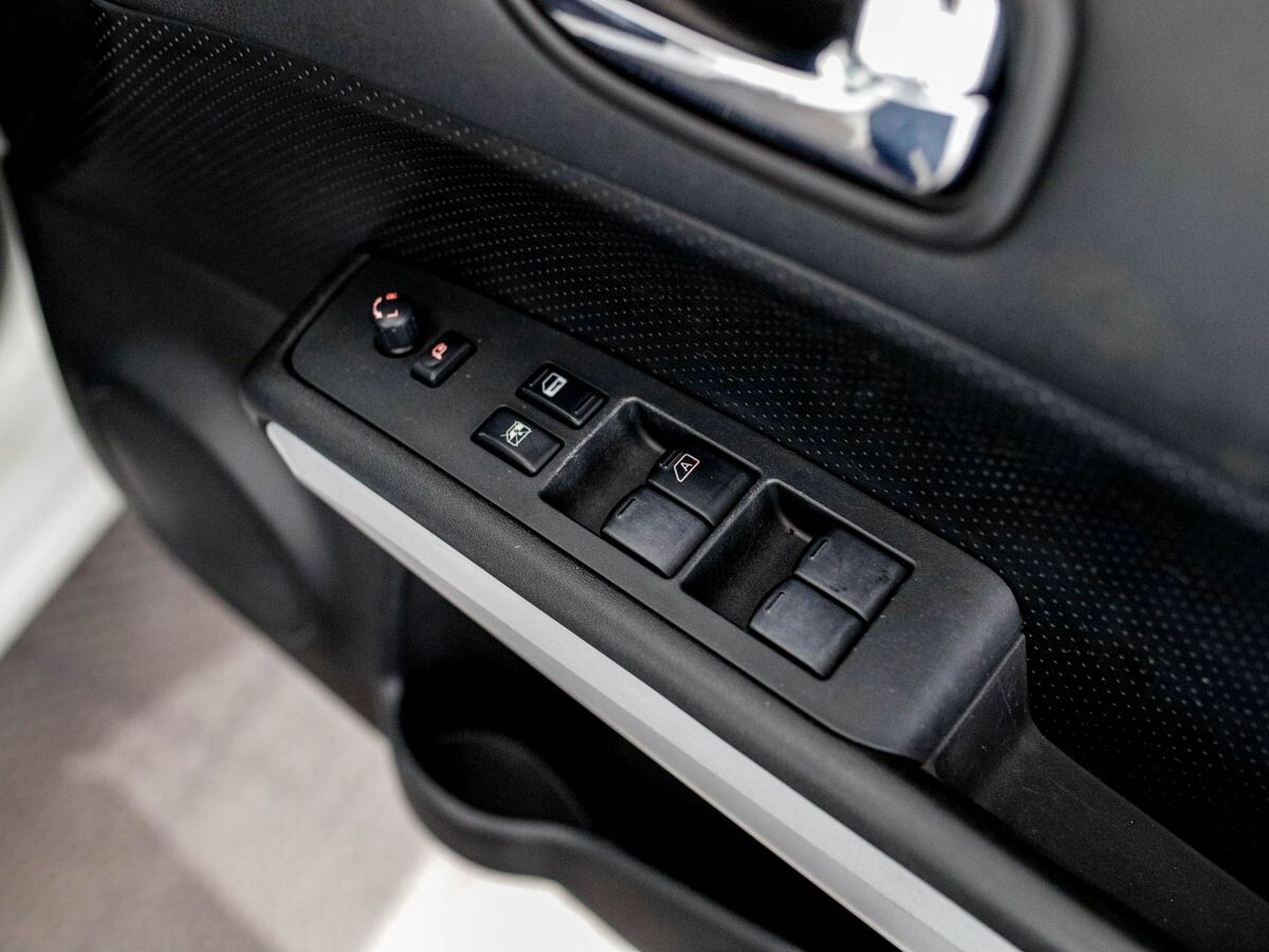 Nissan X-Trail 2010 - фото автомобиля