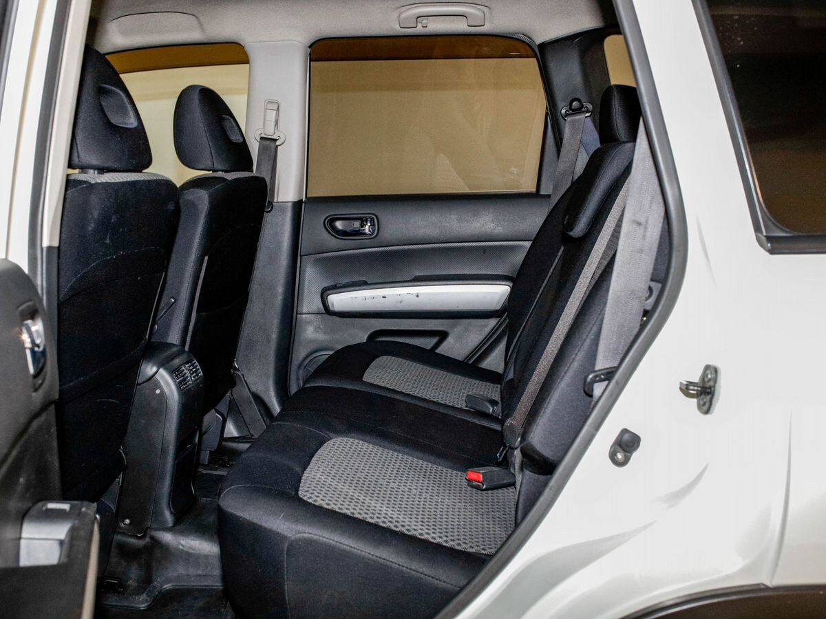 Nissan X-Trail 2010 - фото автомобиля