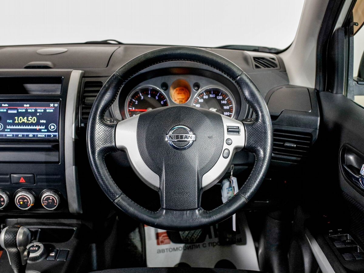 Nissan X-Trail 2010 - фото автомобиля