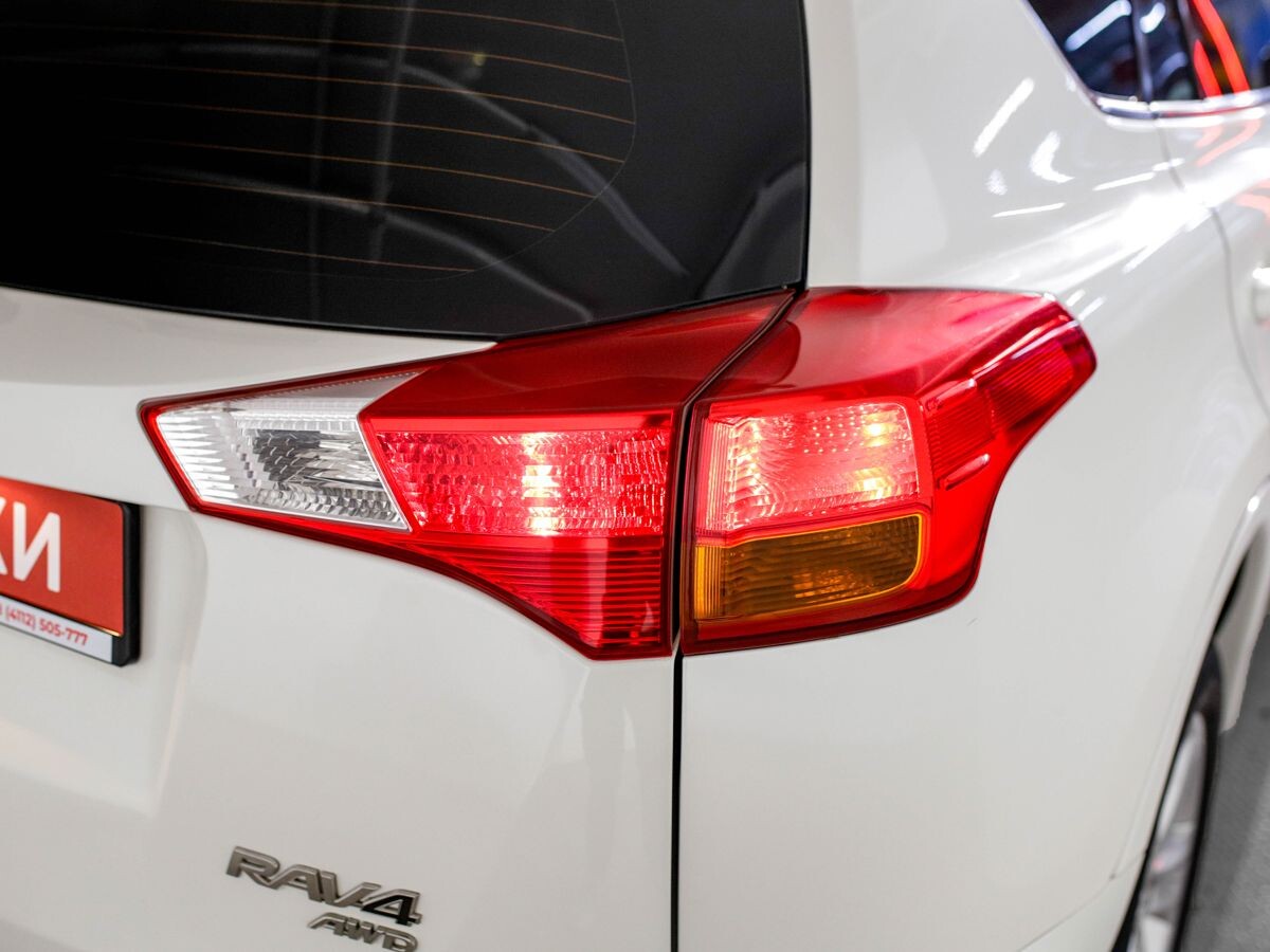 Toyota RAV4 2013 - фото автомобиля