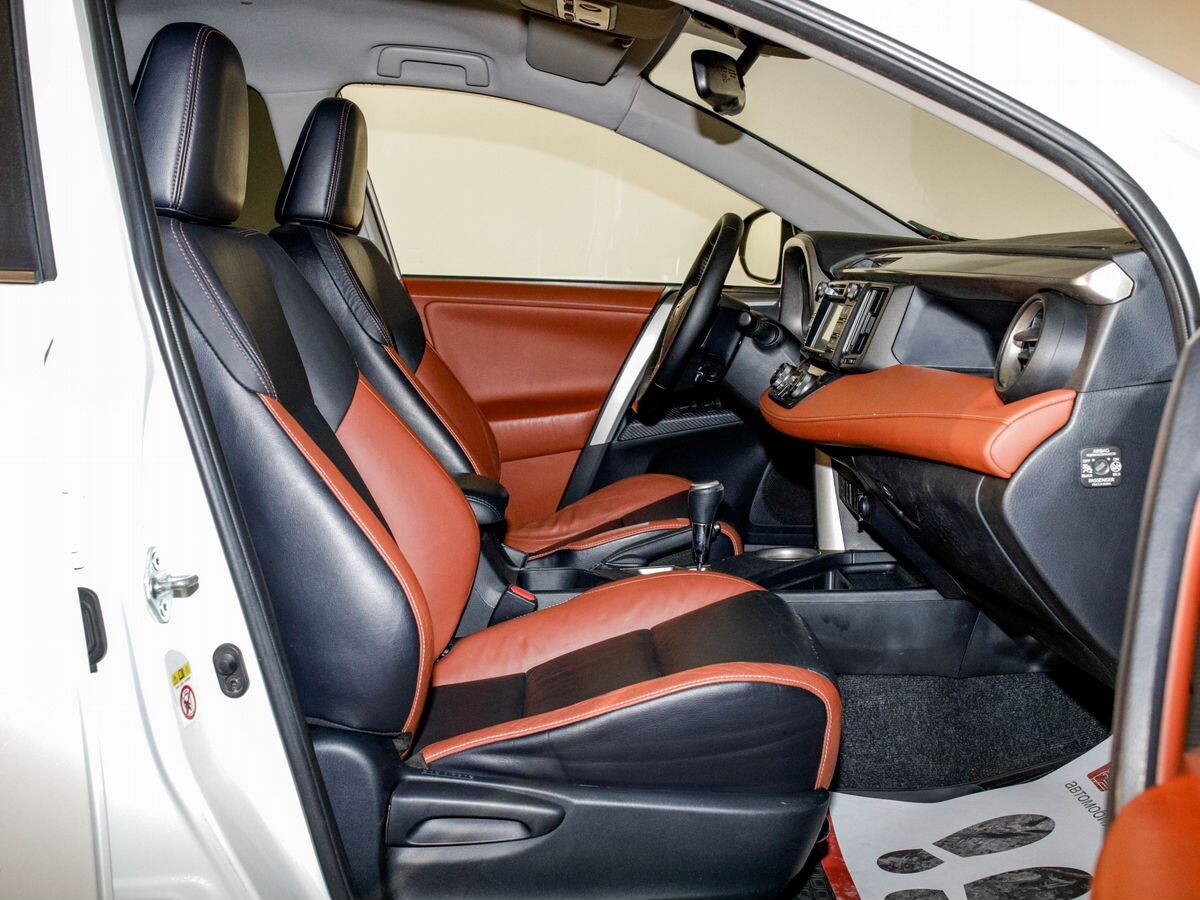 Toyota RAV4 2013 - фото автомобиля