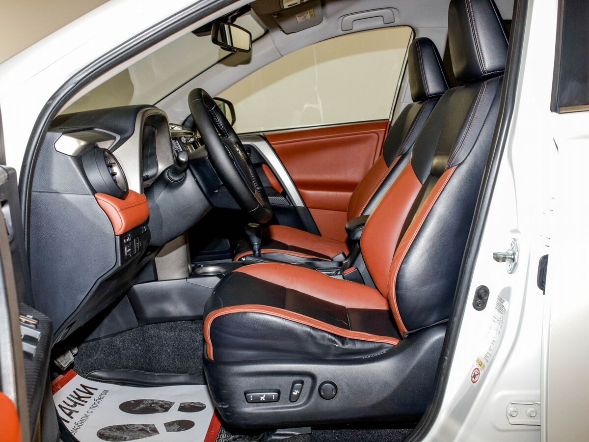 Toyota RAV4 2013 - фото автомобиля