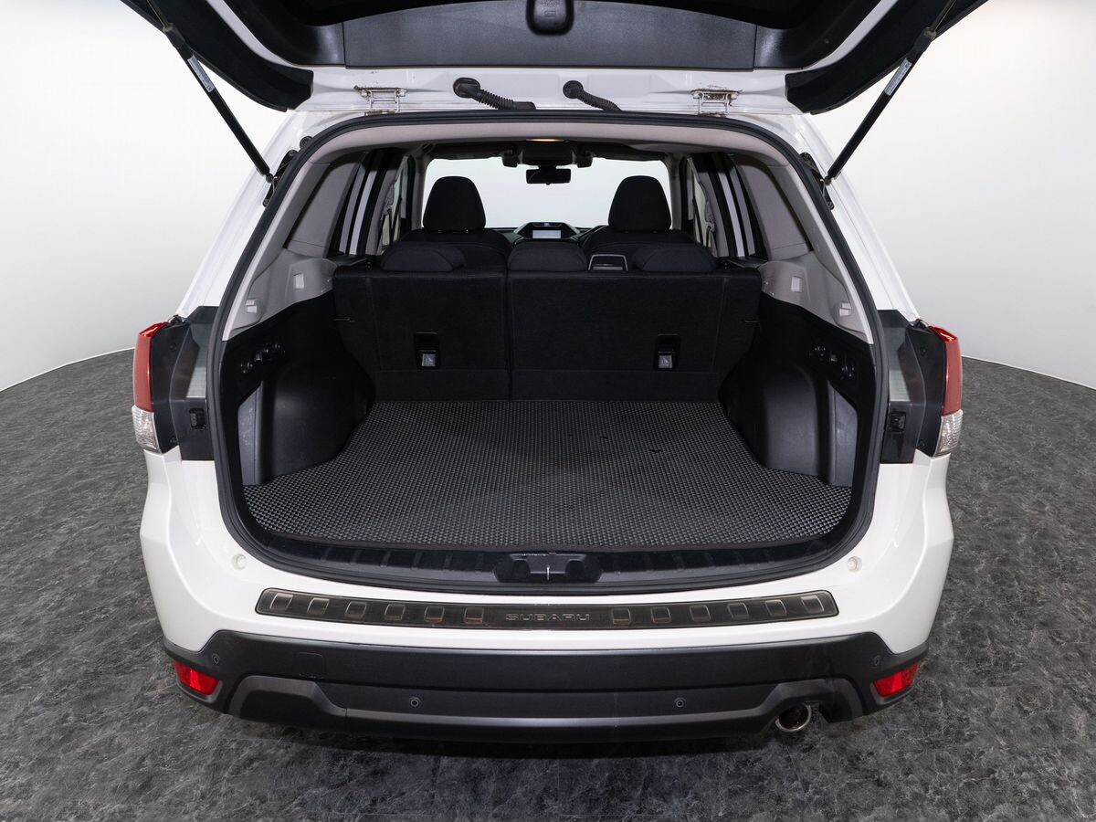 Subaru Forester 2021 - фото автомобиля