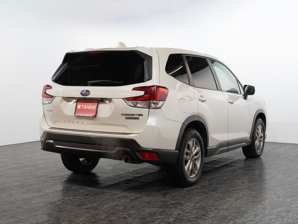 Subaru Forester 2021 - фото автомобиля