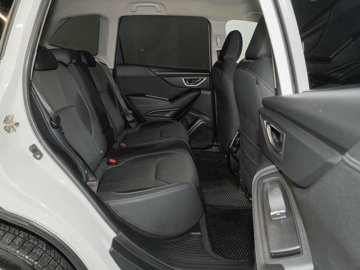 Subaru Forester 2021 - фото автомобиля