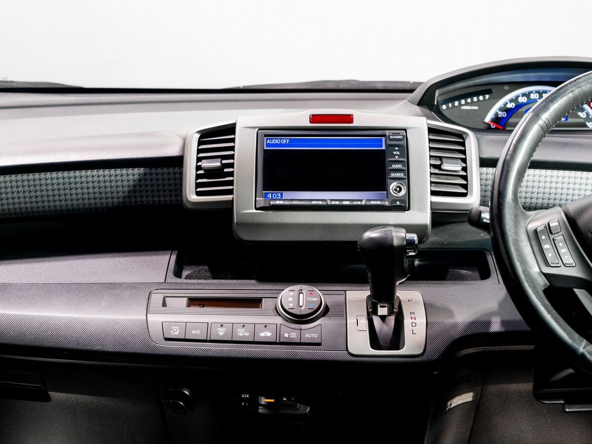 Honda Freed 2012 - фото автомобиля