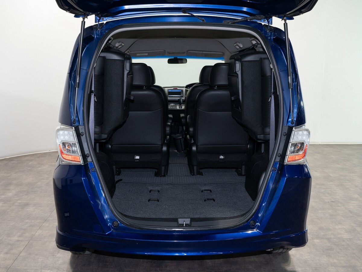 Honda Freed 2012 - фото автомобиля