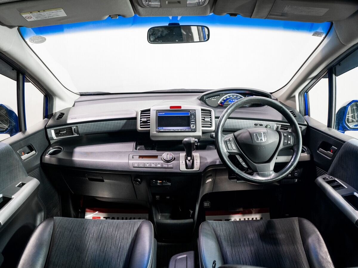 Honda Freed 2012 - фото автомобиля