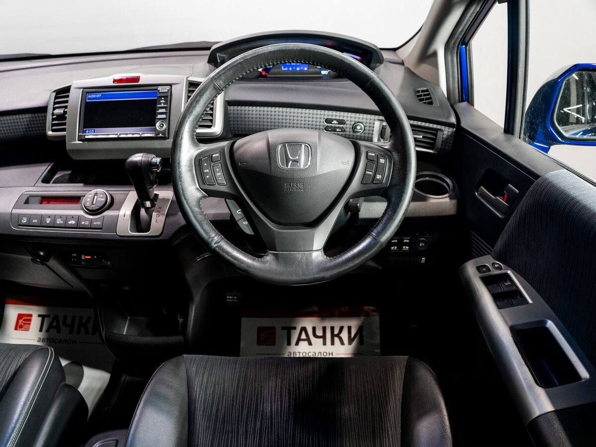 Honda Freed 2012 - фото автомобиля