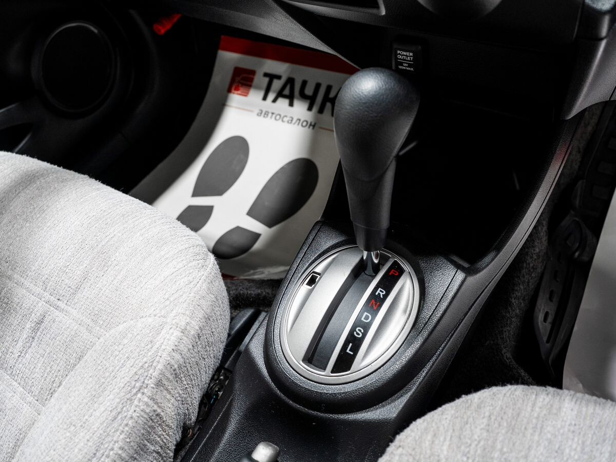 Honda Fit 2010 - фото автомобиля