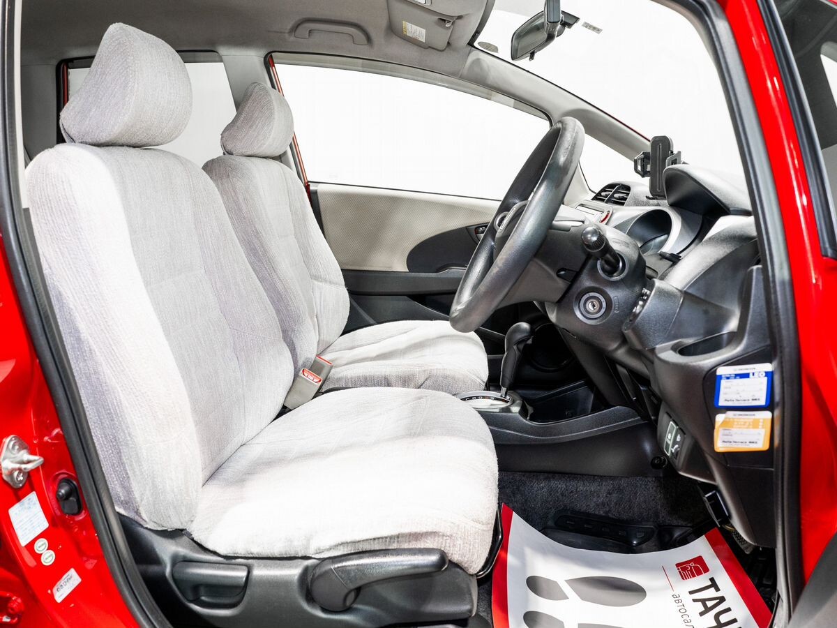 Honda Fit 2010 - фото автомобиля