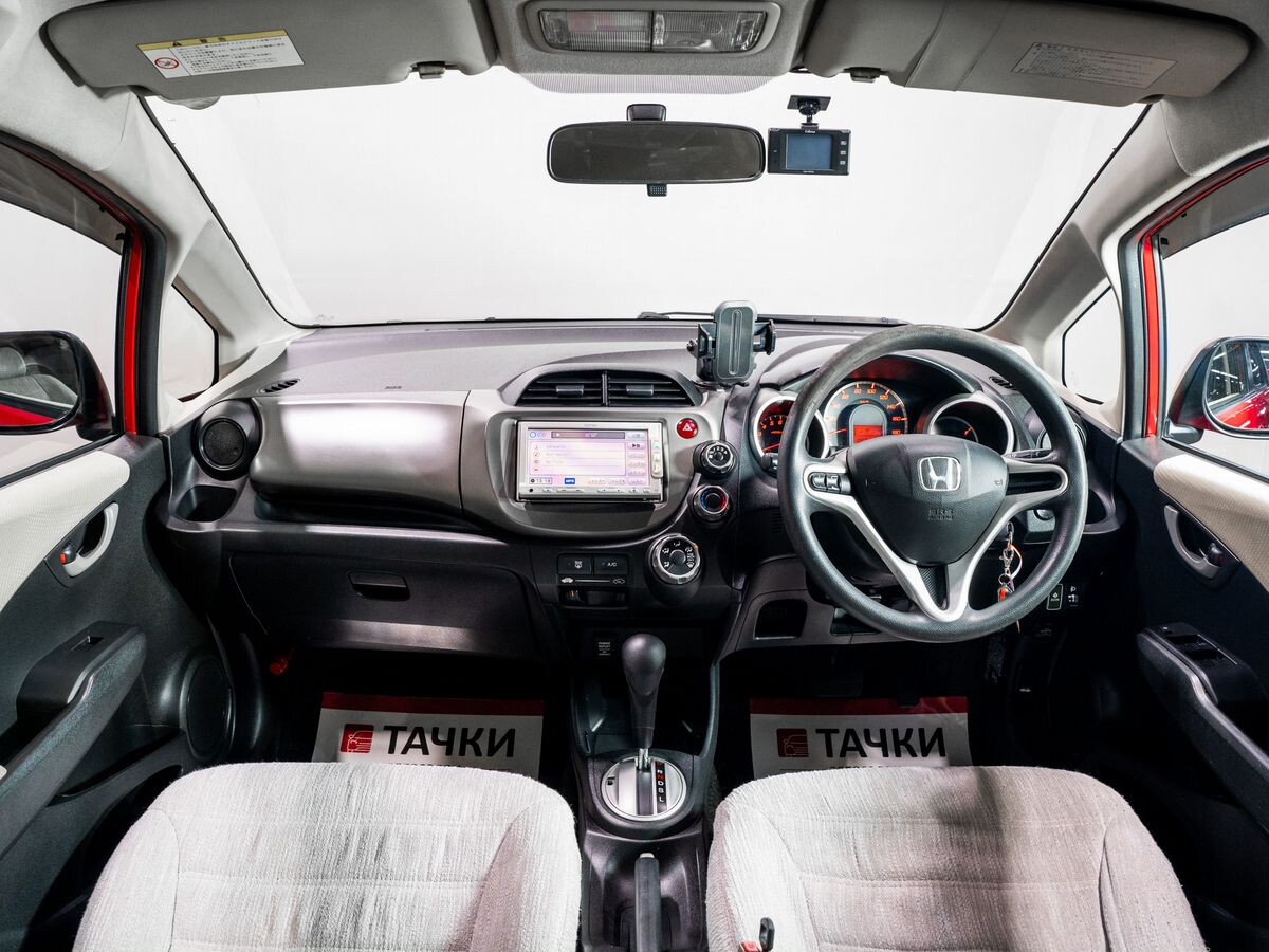 Honda Fit 2010 - фото автомобиля