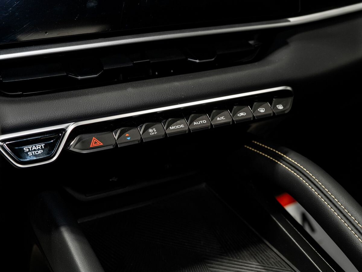 Geely Coolray 2025 - фото автомобиля