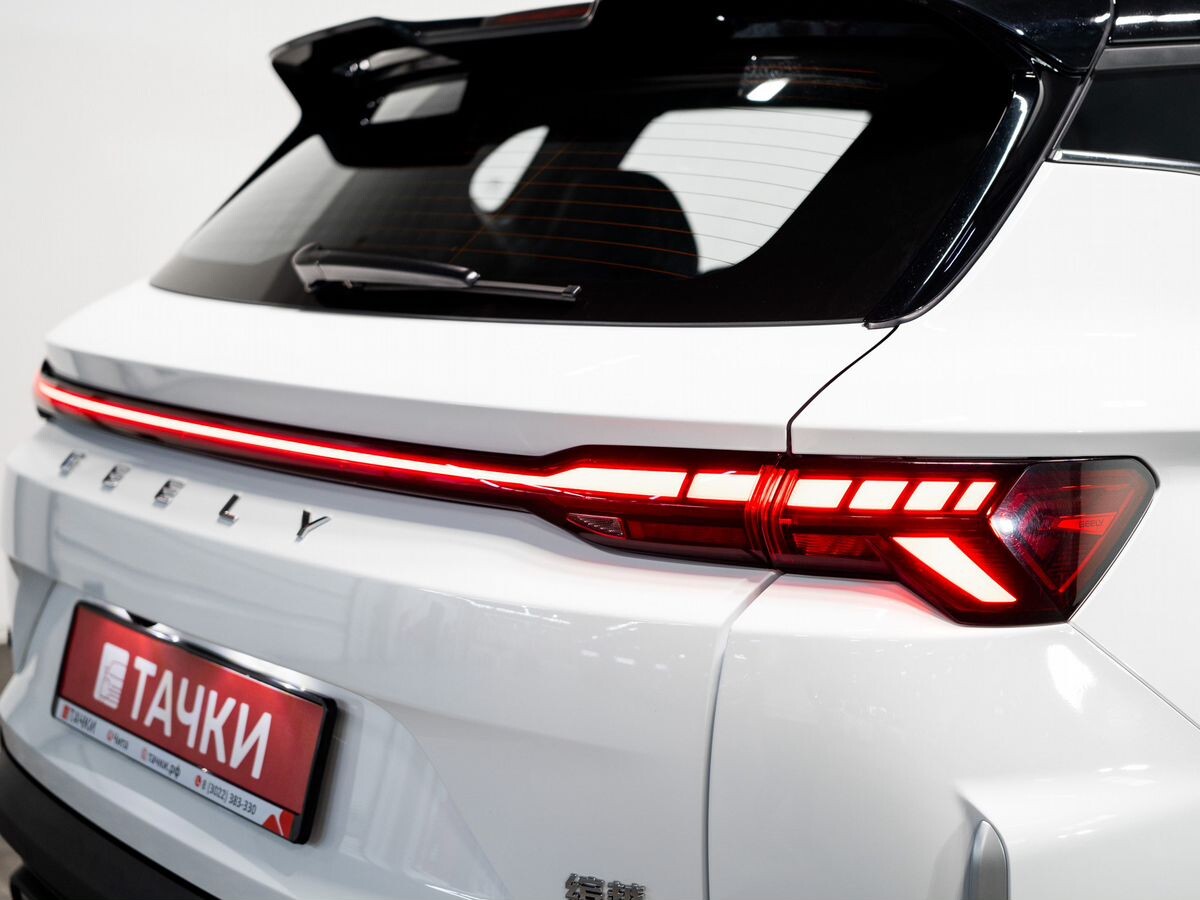Geely Coolray 2025 - фото автомобиля