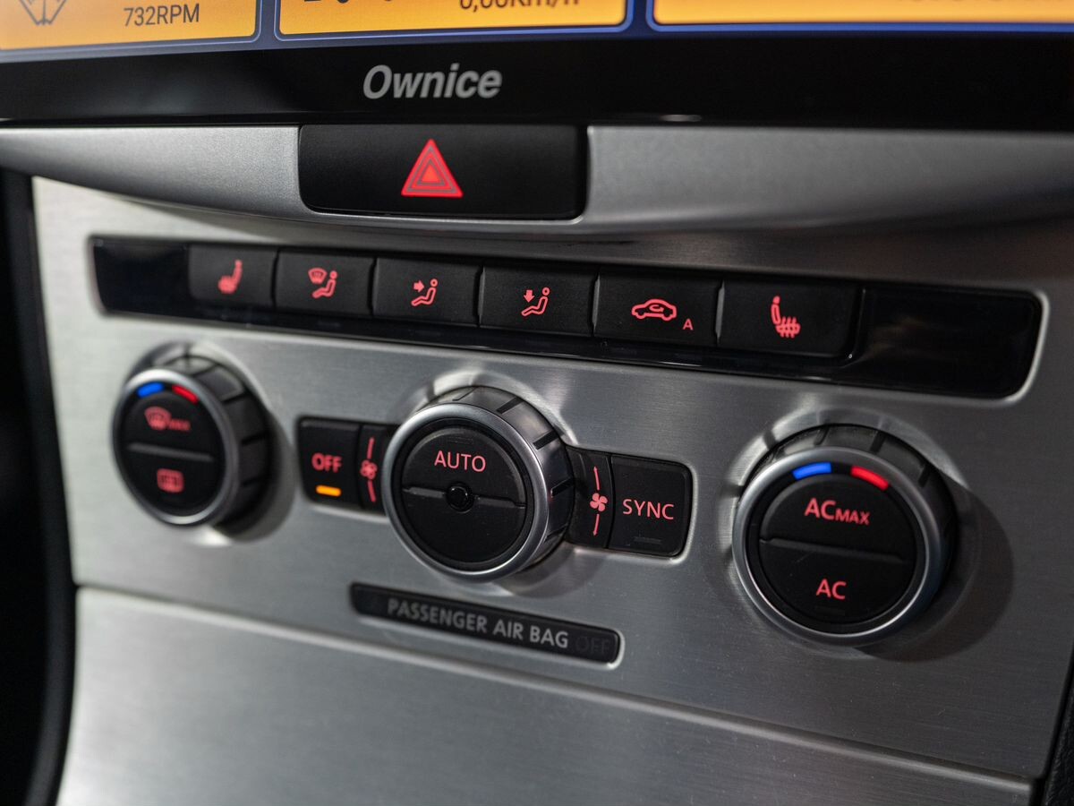 Volkswagen Passat 2012 - фото автомобиля