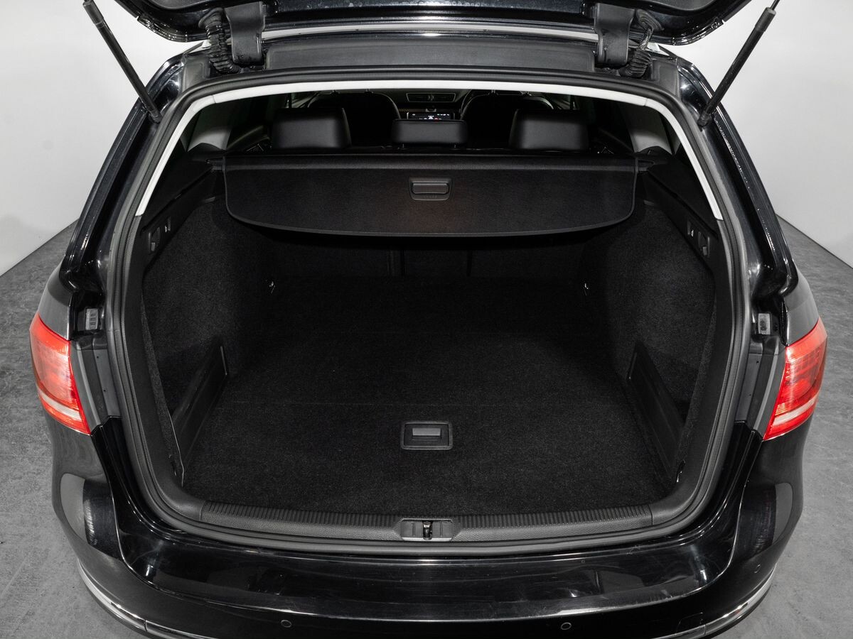 Volkswagen Passat 2012 - фото автомобиля