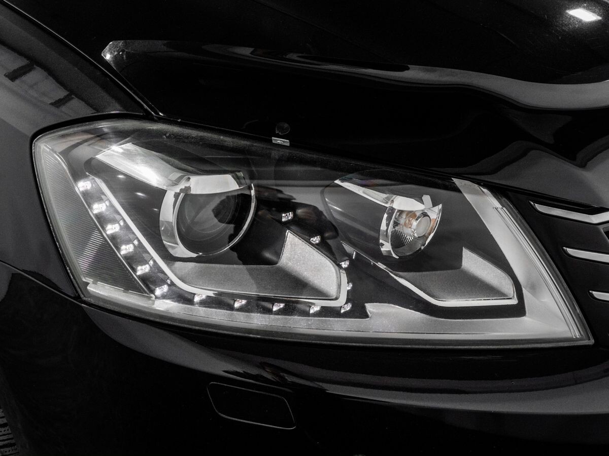 Volkswagen Passat 2012 - фото автомобиля