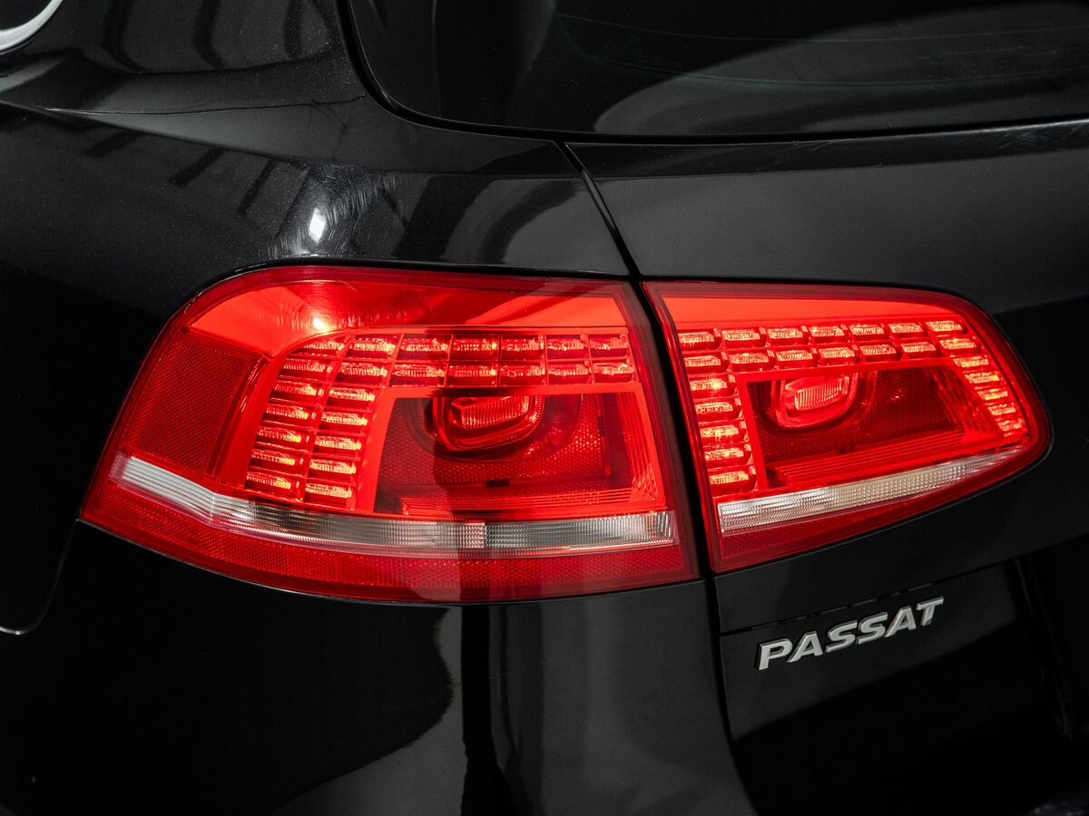 Volkswagen Passat 2012 - фото автомобиля