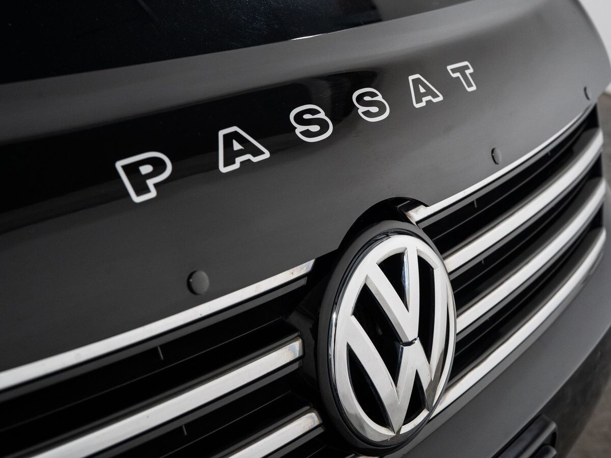 Volkswagen Passat 2012 - фото автомобиля