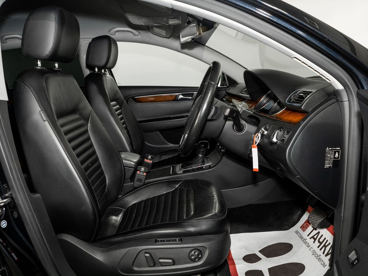 Volkswagen Passat 2012 - фото автомобиля