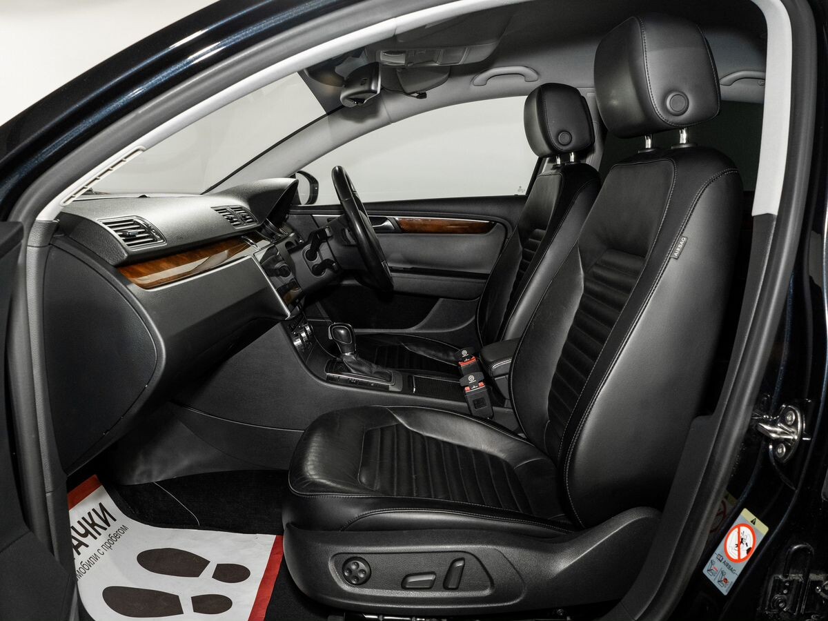 Volkswagen Passat 2012 - фото автомобиля