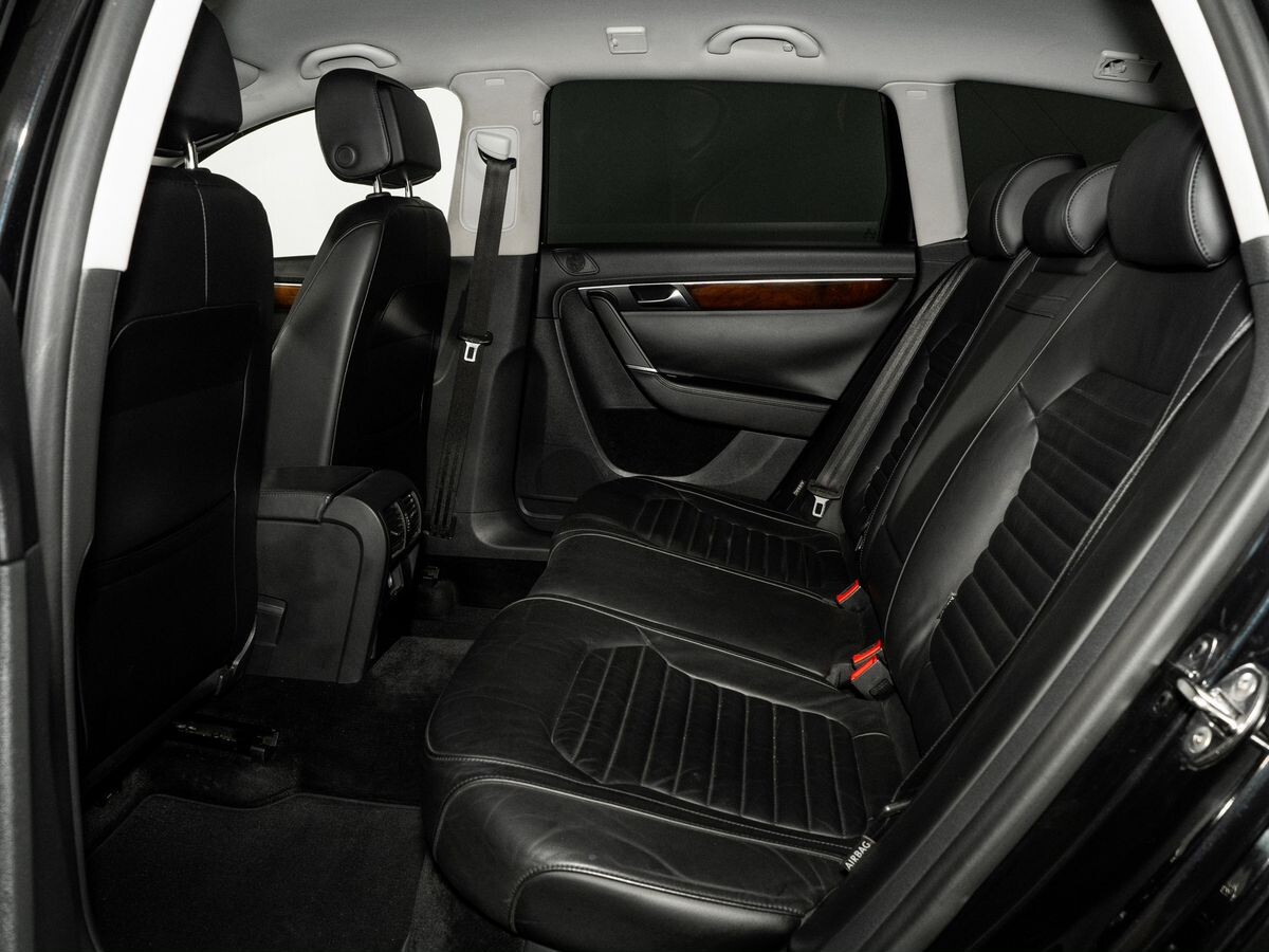 Volkswagen Passat 2012 - фото автомобиля