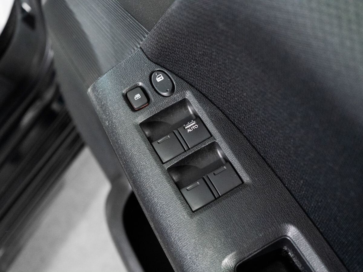 Honda Freed Spike 2013 - фото автомобиля