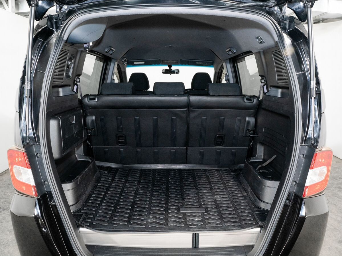 Honda Freed Spike 2013 - фото автомобиля