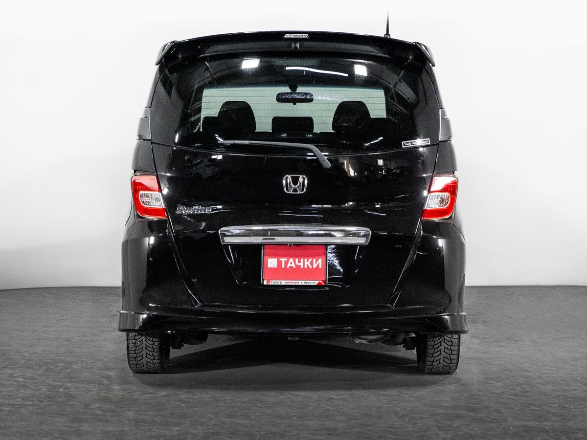 Honda Freed Spike 2013 - фото автомобиля