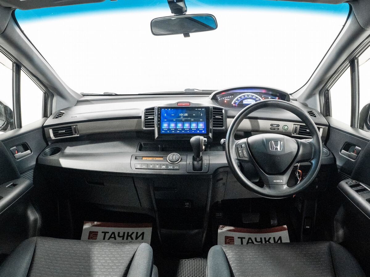 Honda Freed Spike 2013 - фото автомобиля