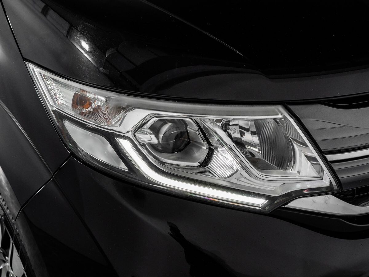 Honda Stepwgn 2015 - фото автомобиля
