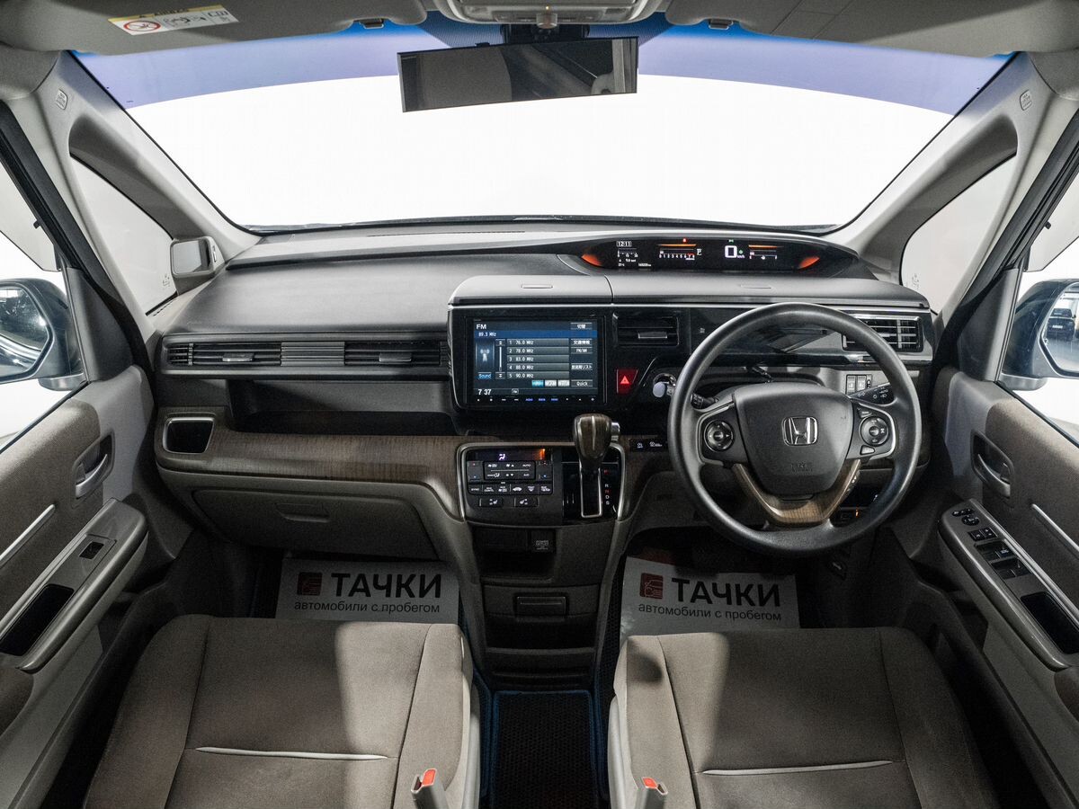 Honda Stepwgn 2015 - фото автомобиля