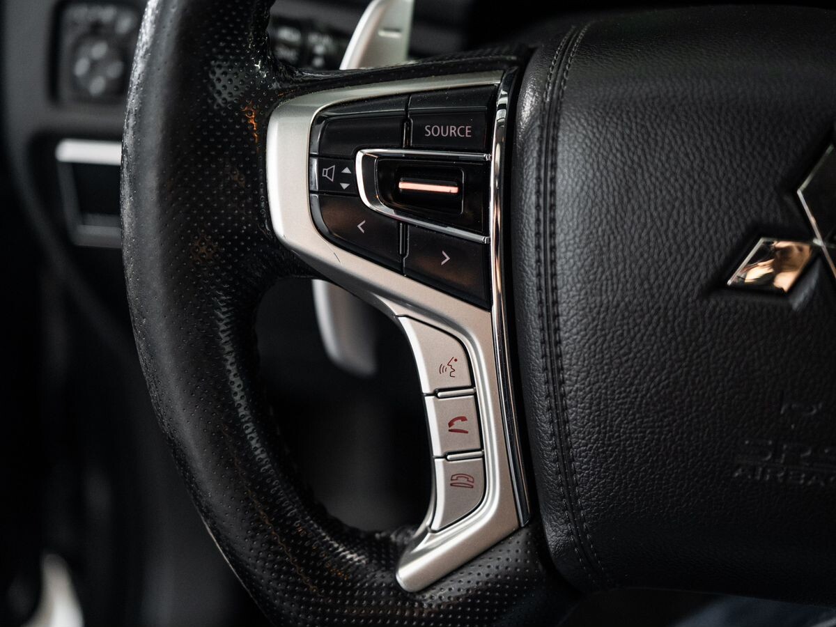 Mitsubishi Pajero Sport 2018 - фото автомобиля