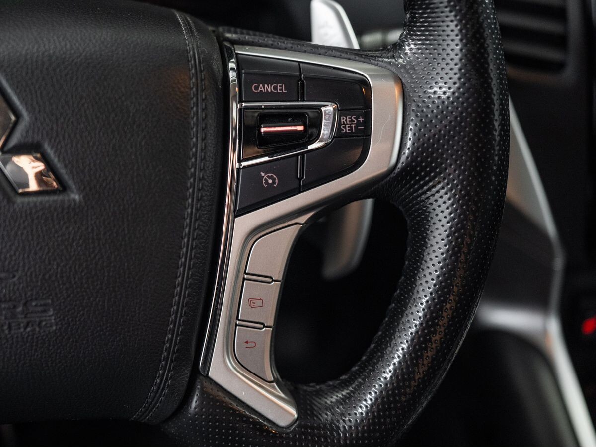 Mitsubishi Pajero Sport 2018 - фото автомобиля