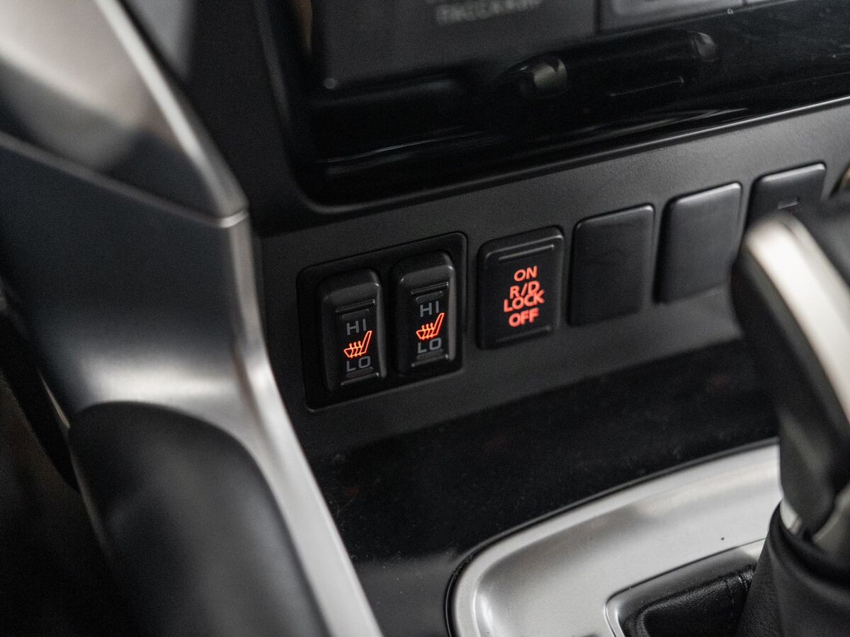 Mitsubishi Pajero Sport 2018 - фото автомобиля