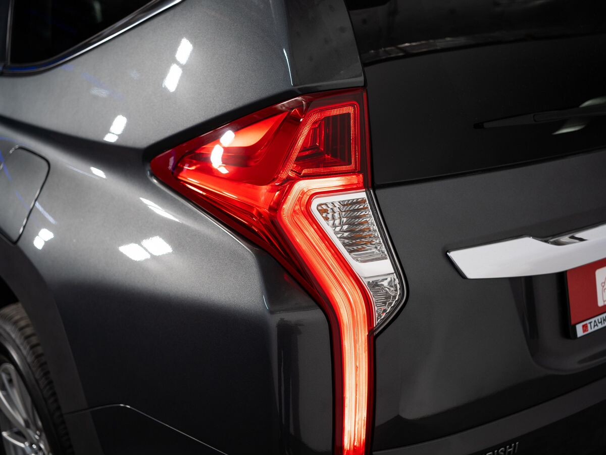 Mitsubishi Pajero Sport 2018 - фото автомобиля