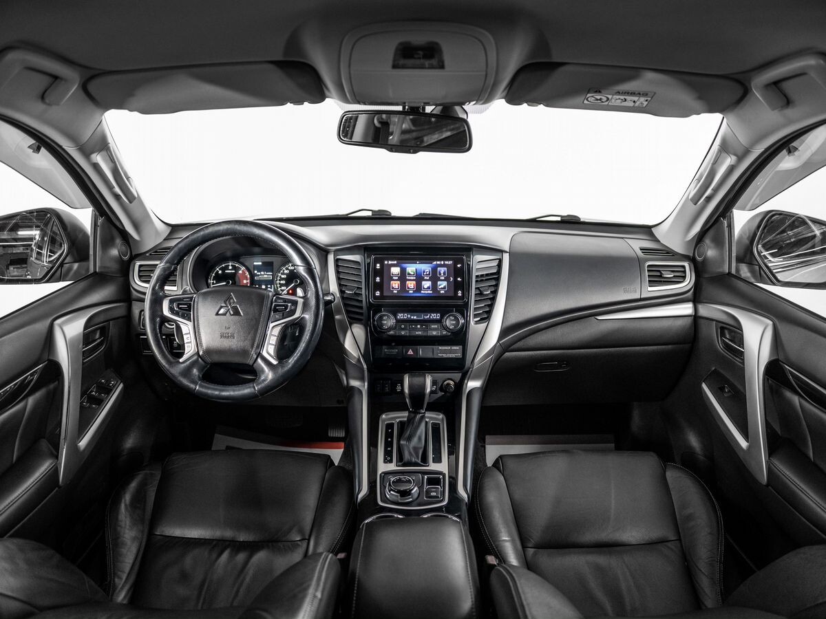 Mitsubishi Pajero Sport 2018 - фото автомобиля